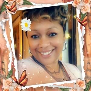 Meet your Posher, Adrianne